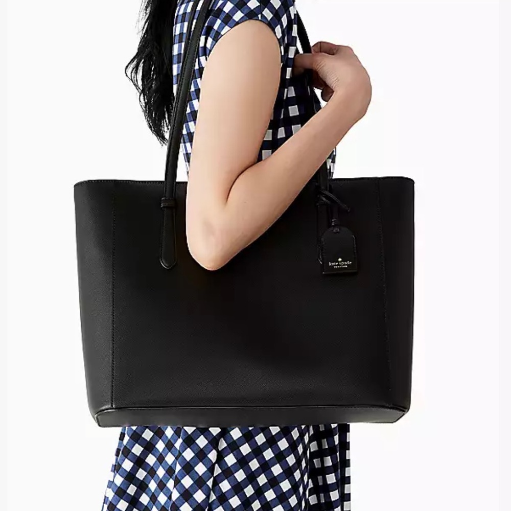 Kate Spade Schuyler Medium Tote
COLOR:
Black
NWT - Picture 2 of 16